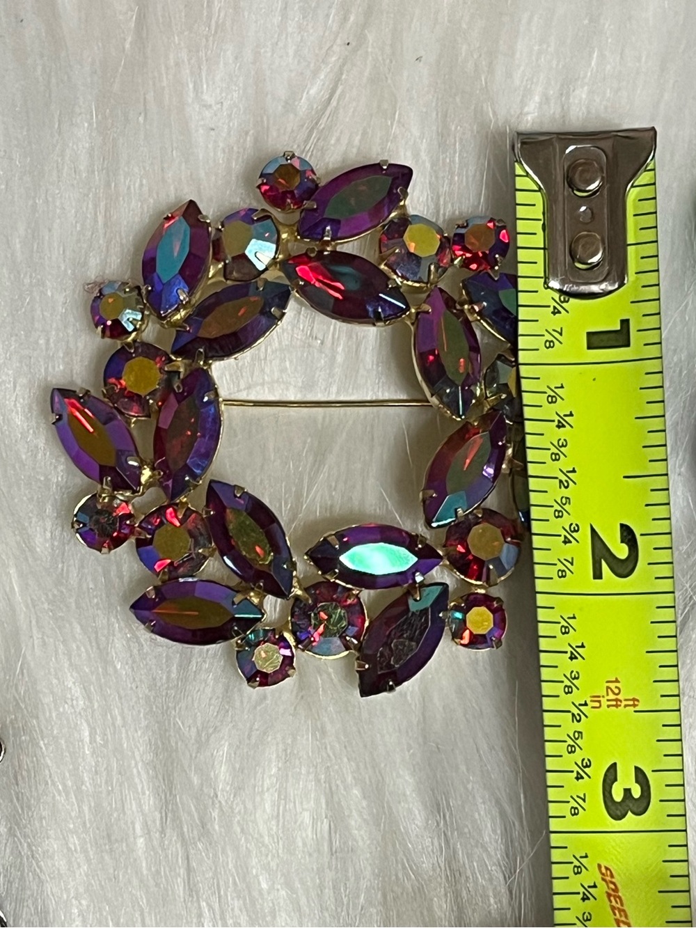 Large Weiss Rhinestone Brooch - Picture 8 of 9